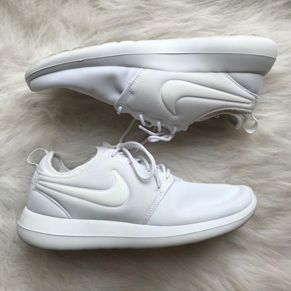 Nike Shoes - Nike Roshes
